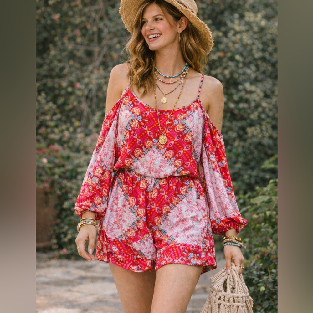 EUC Peach Love California romper, sz M